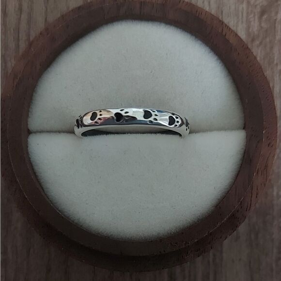 925 Sterling Silver Black Enamel Paw Ring - Picture 7 of 8